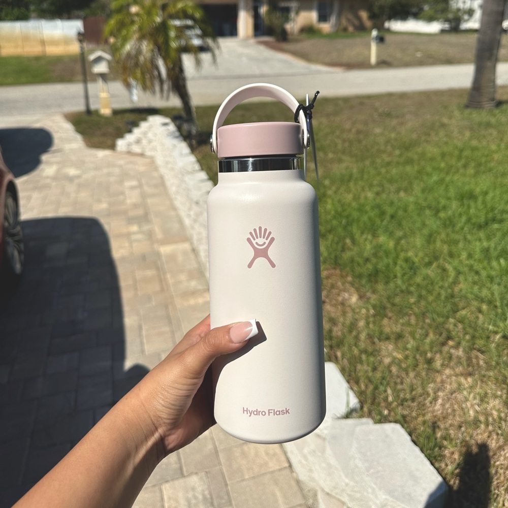 Fall edition hydro flask in pink 💞💞💞